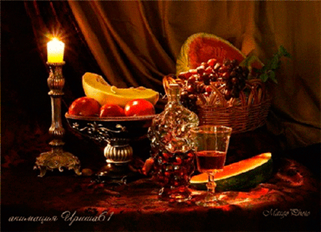 Вечерний натюрморт со свечой и фруктами.